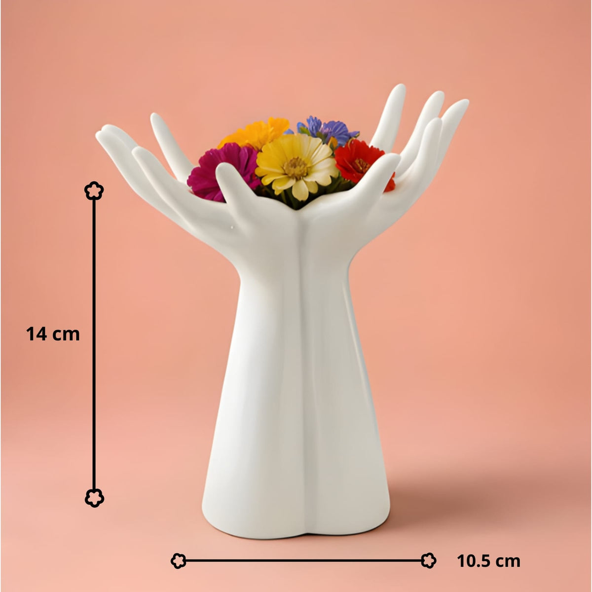 Vase design mains en céramique blanche