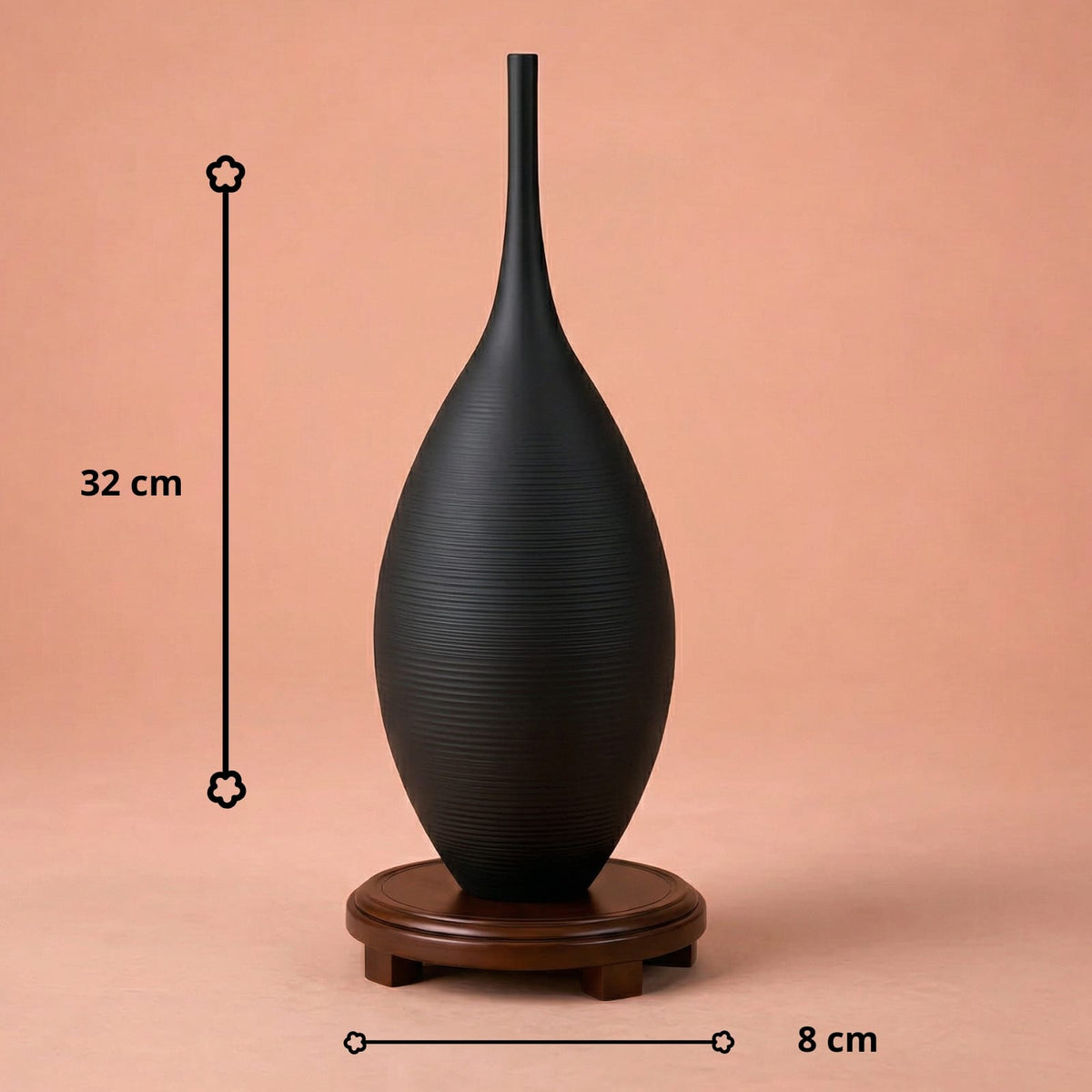 Vase design noir en céramique