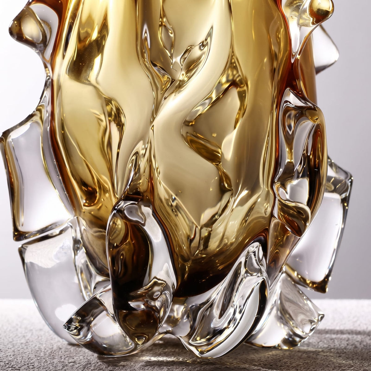 Vase design original en verre de cristal