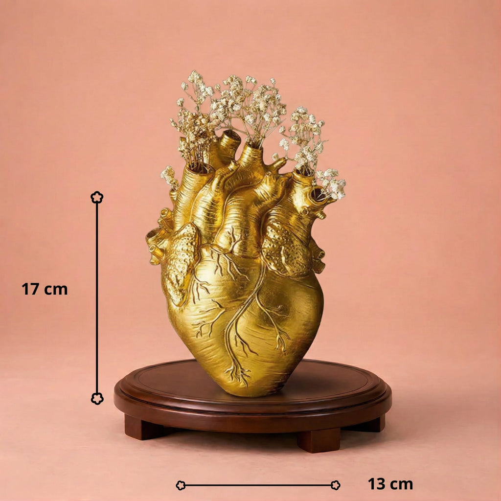 Vase en forme de coeur humain en résine