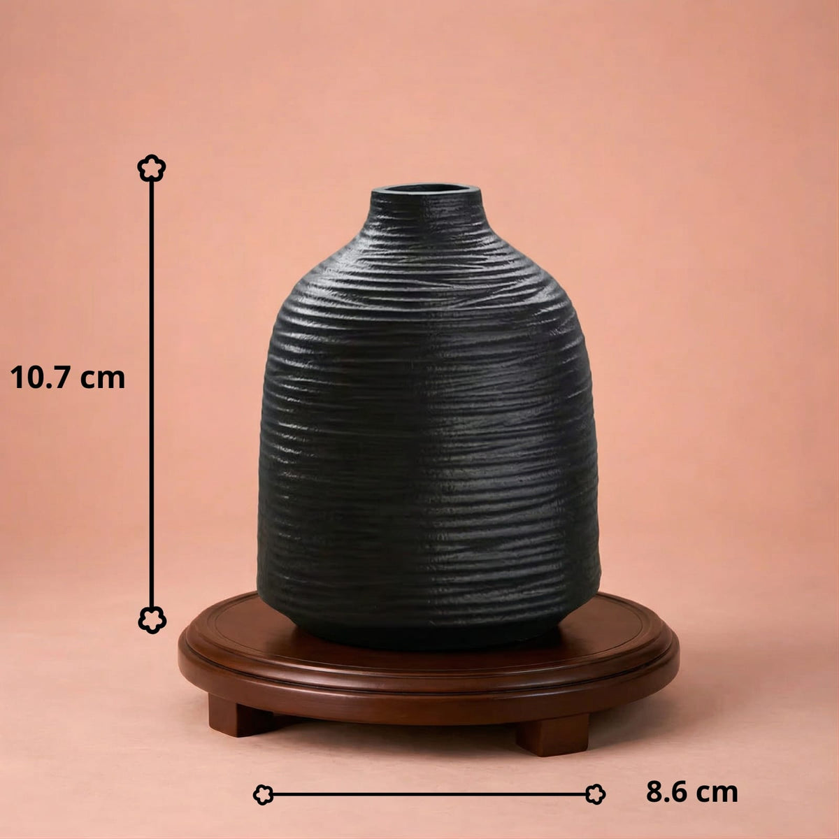 Vase japonais wabi-sabi en terre cuite