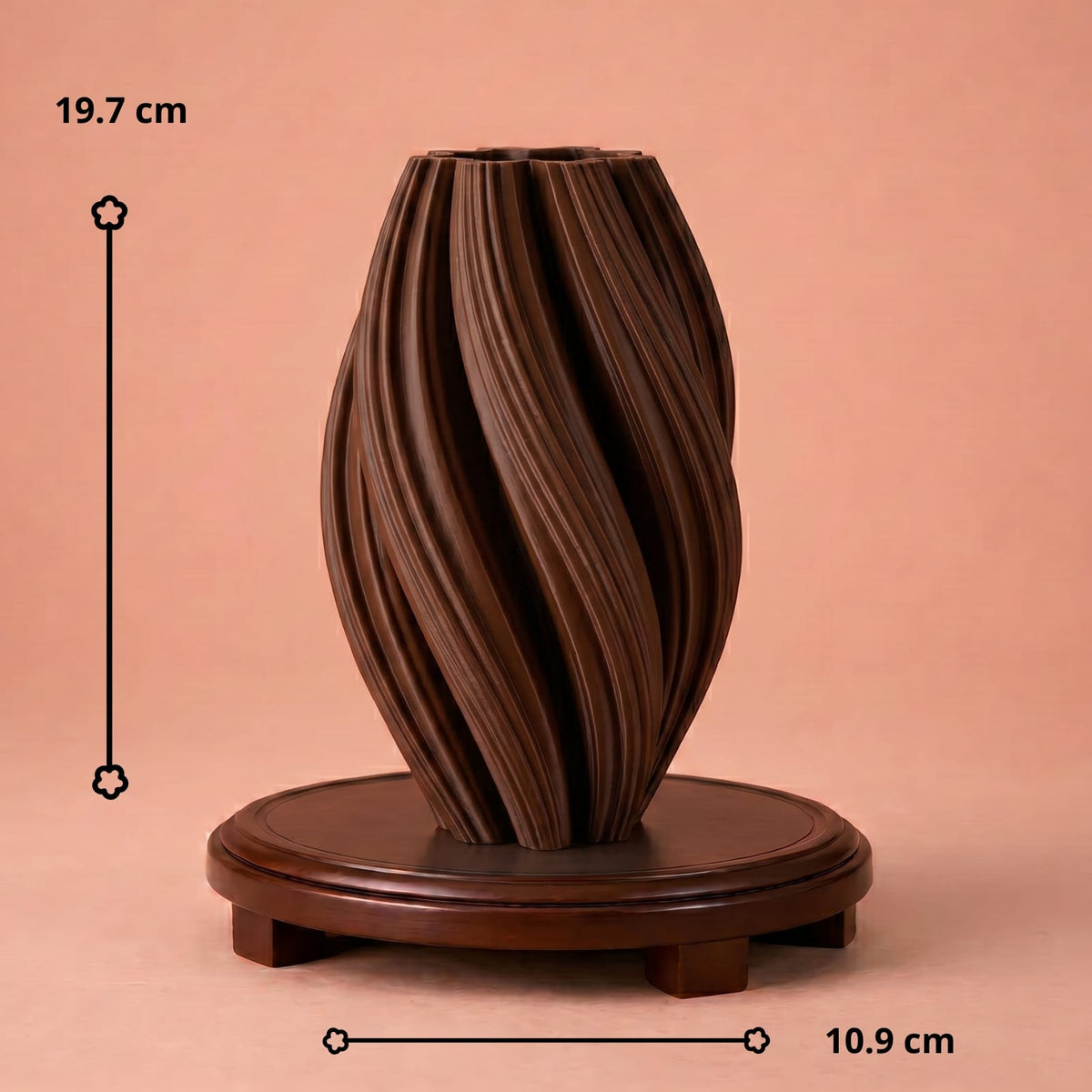 Vase marron ondulé style Wabi-Sabi en plastique