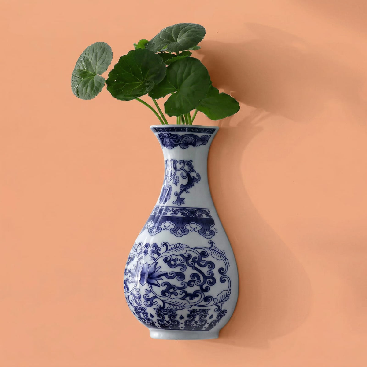 Vase mural chinois bleu et blanc en céramique