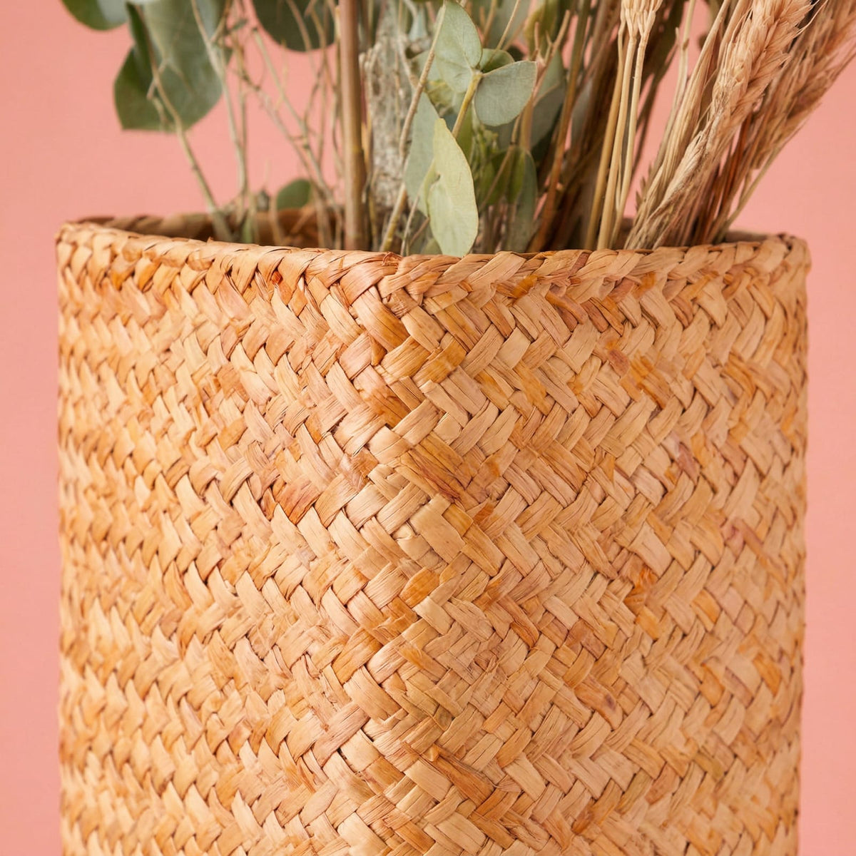 Vase tressé à la main en rotin